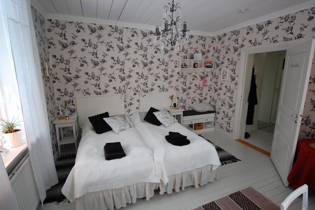 Brunnsgarden Bed & Breakfast Шеллефтео Номер фото