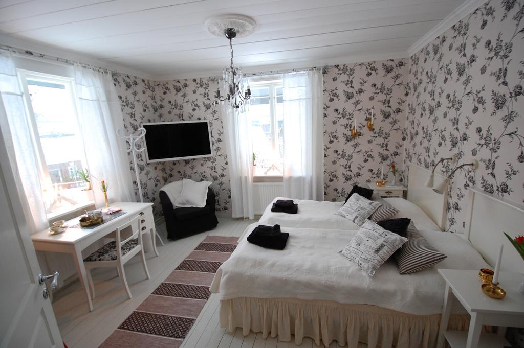 Brunnsgarden Bed & Breakfast Шеллефтео Номер фото
